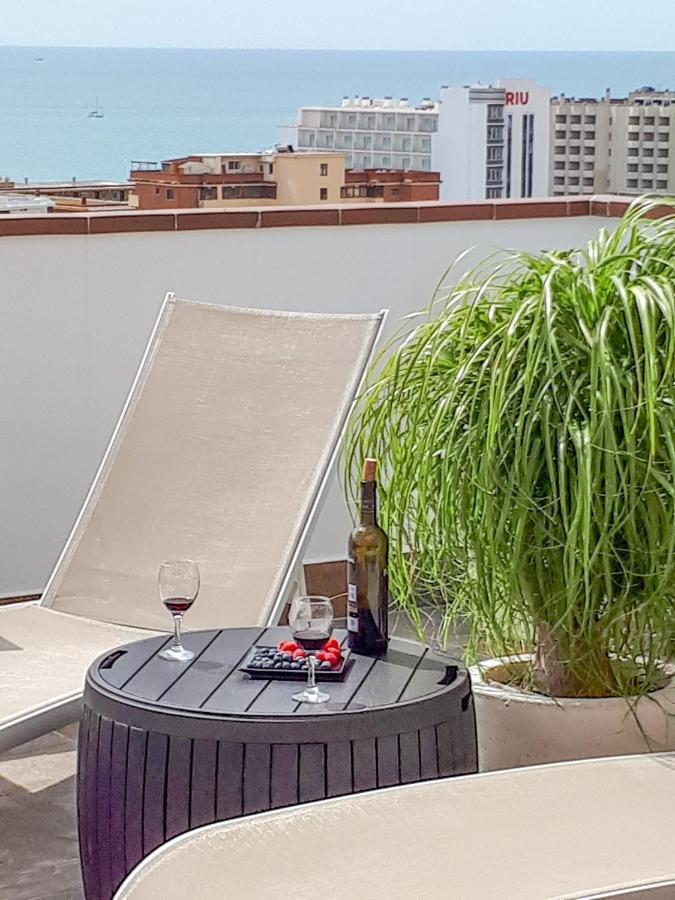 Atico Duplex Con Vistas Al Mar. Dos Plazas De Garaje Daire Torremolinos Dış mekan fotoğraf